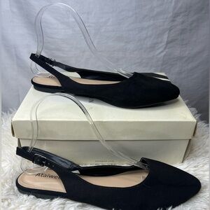 Ataiwee Women's flat shoe with a pointed toe and back strap Black 9M